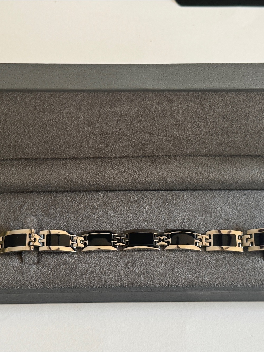 Men’s Stainless Steel Polished Black Inlay Bracelet 8.5” NEW w/ Box